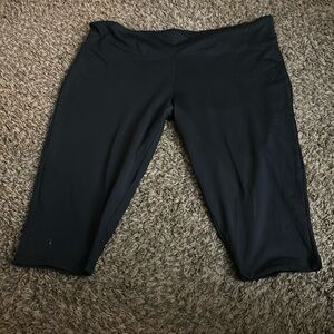 Capri workout leggings